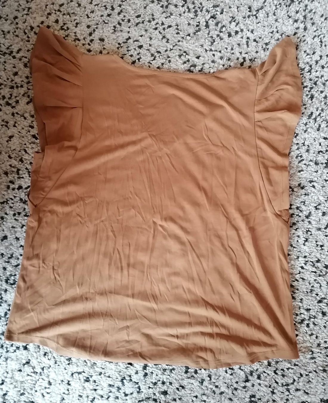 T-shirt: T-shirt, top, haut, pull – Usato da Montcherand venduto da petiteoune75 1