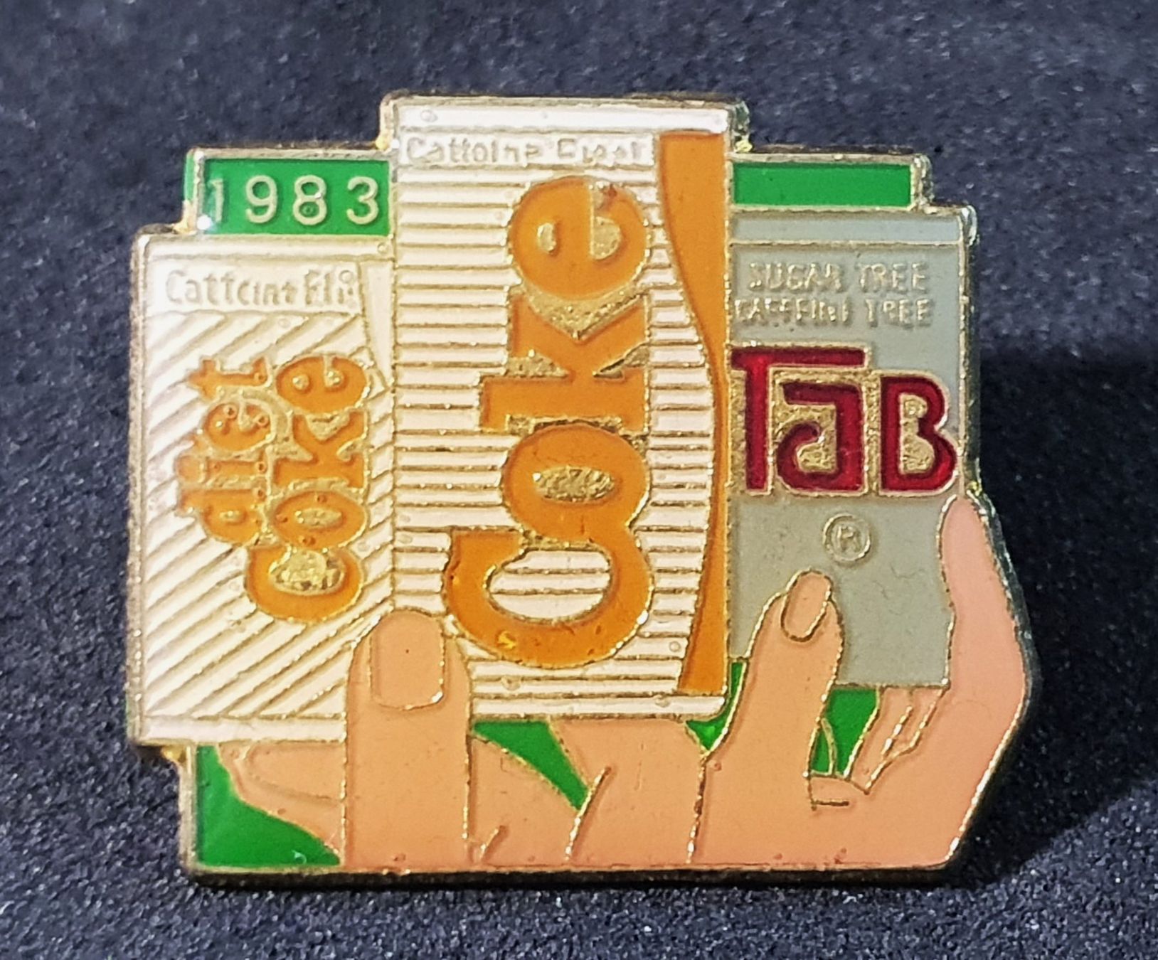 Placchette & Badge: BB704 - Pin Coca Cola Coke diet TAB 1983 Büchsen – Usato da Reinach BL venduto da Boston-Verkauf