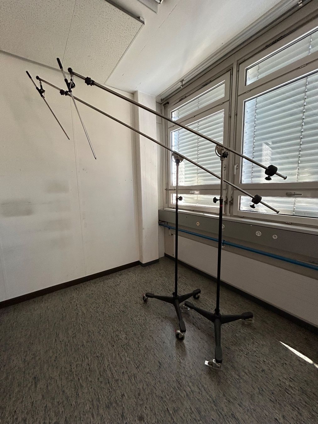 Supports pour instruments & partitions: Rundfunk-Galgenstativ Sonderanfertigung – D'occasion à Zürich par LuZ_8005