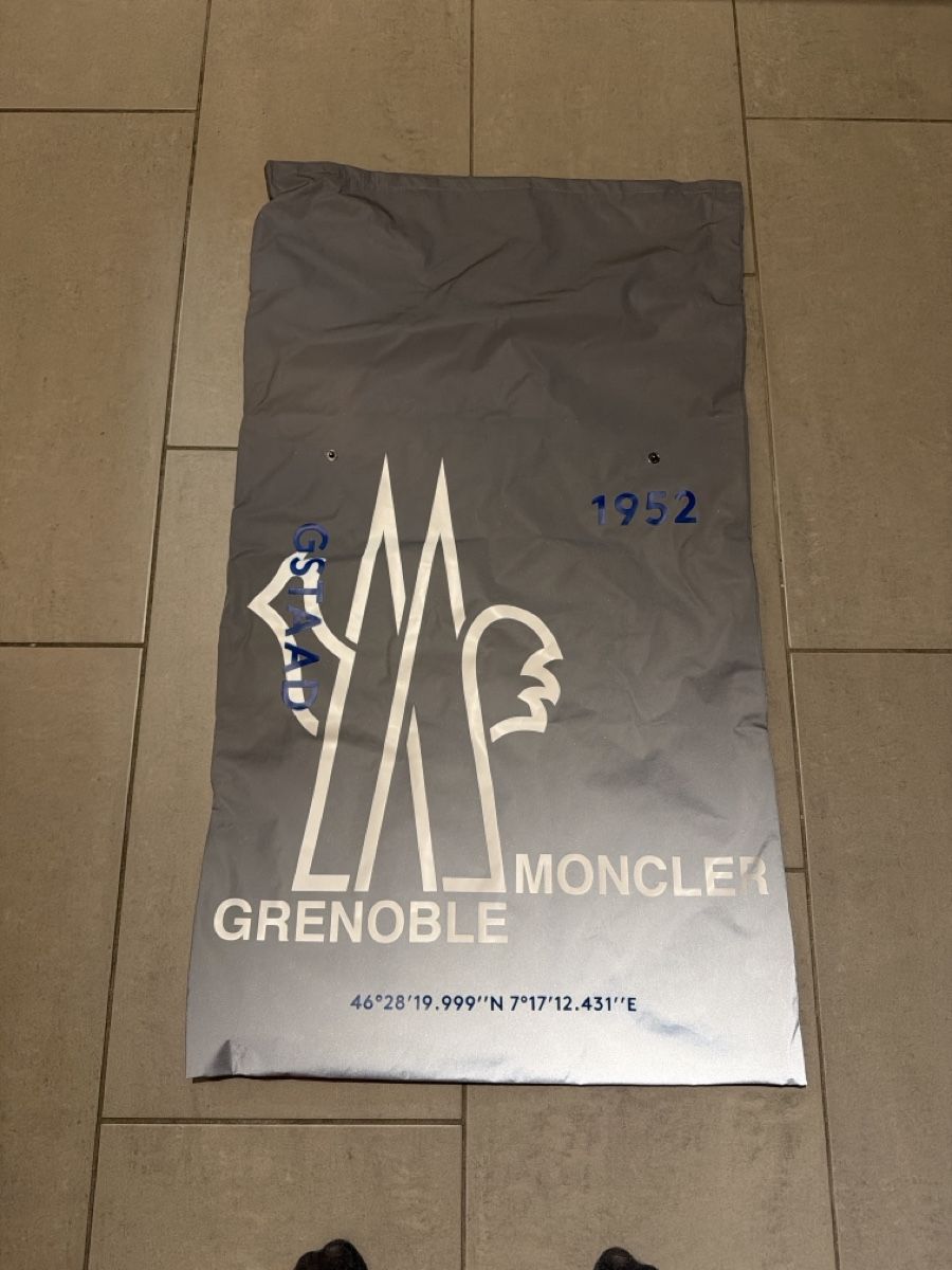 Moncler Rucksäcke: Sac à dos moncler – Gebraucht aus Aigle von RN2019