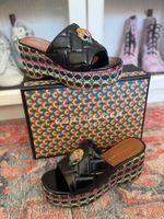 KURT GEIGER LONDON genuine leather and raffia wedges 38