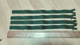 Reissverschlüsse dunkelgrün ca. 35cm Preis pro Stück 1.--