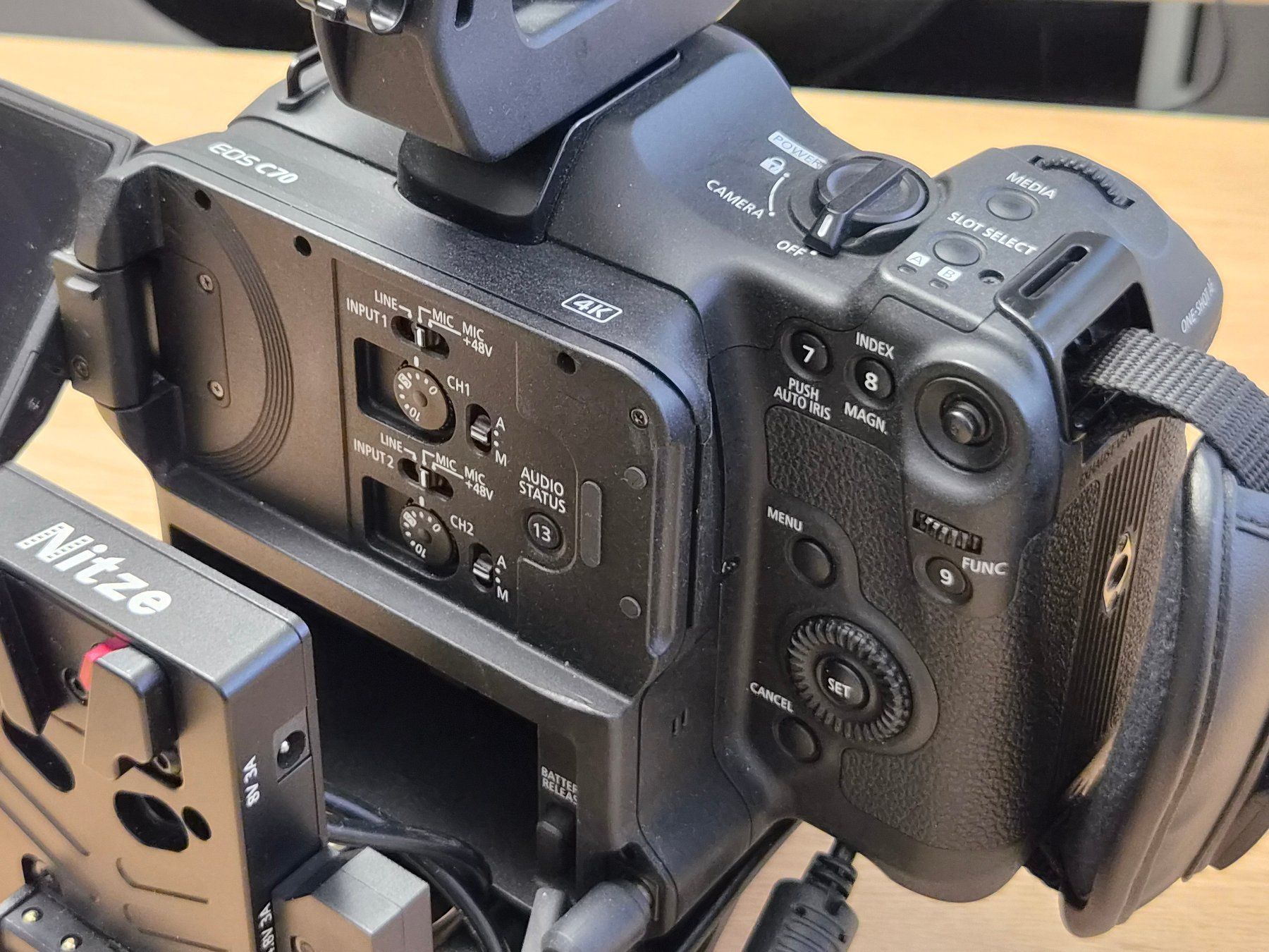 Canon Videocamere: Canon EOS C70 Cinema Kamera | mit V-Mount Rig – Usato da Wallisellen venduto da Blackstone0820 2