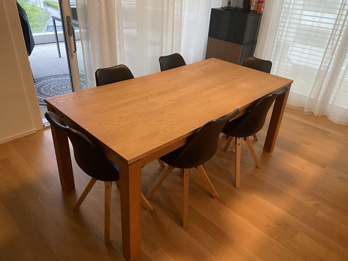 Tables: Esstisch aus Eiche massiv mit 6 Stühlen – D'occasion à Kloten par Sa_pal98