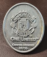 T464 - Pin FC Manchester United RED Devil's Member 09/10