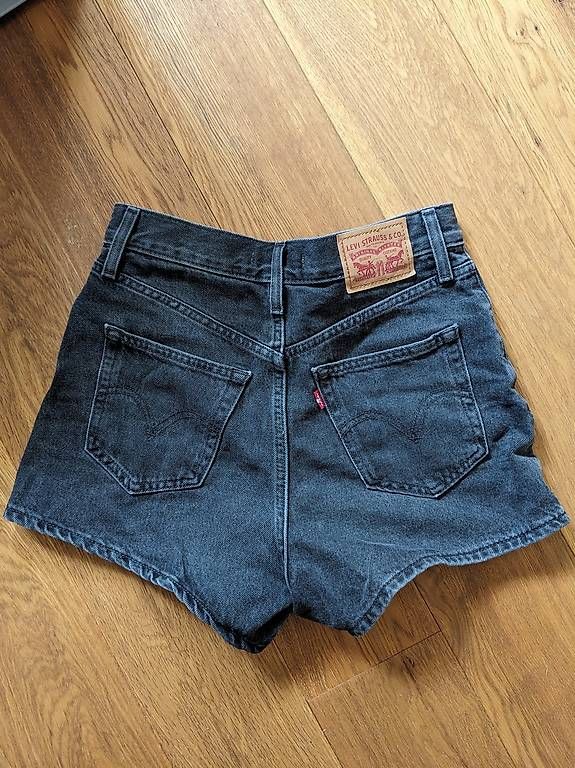 Jeans: Levi's Jeans Shorts  – D'occasion à Bremgarten b. Bern par Kalamaki 1