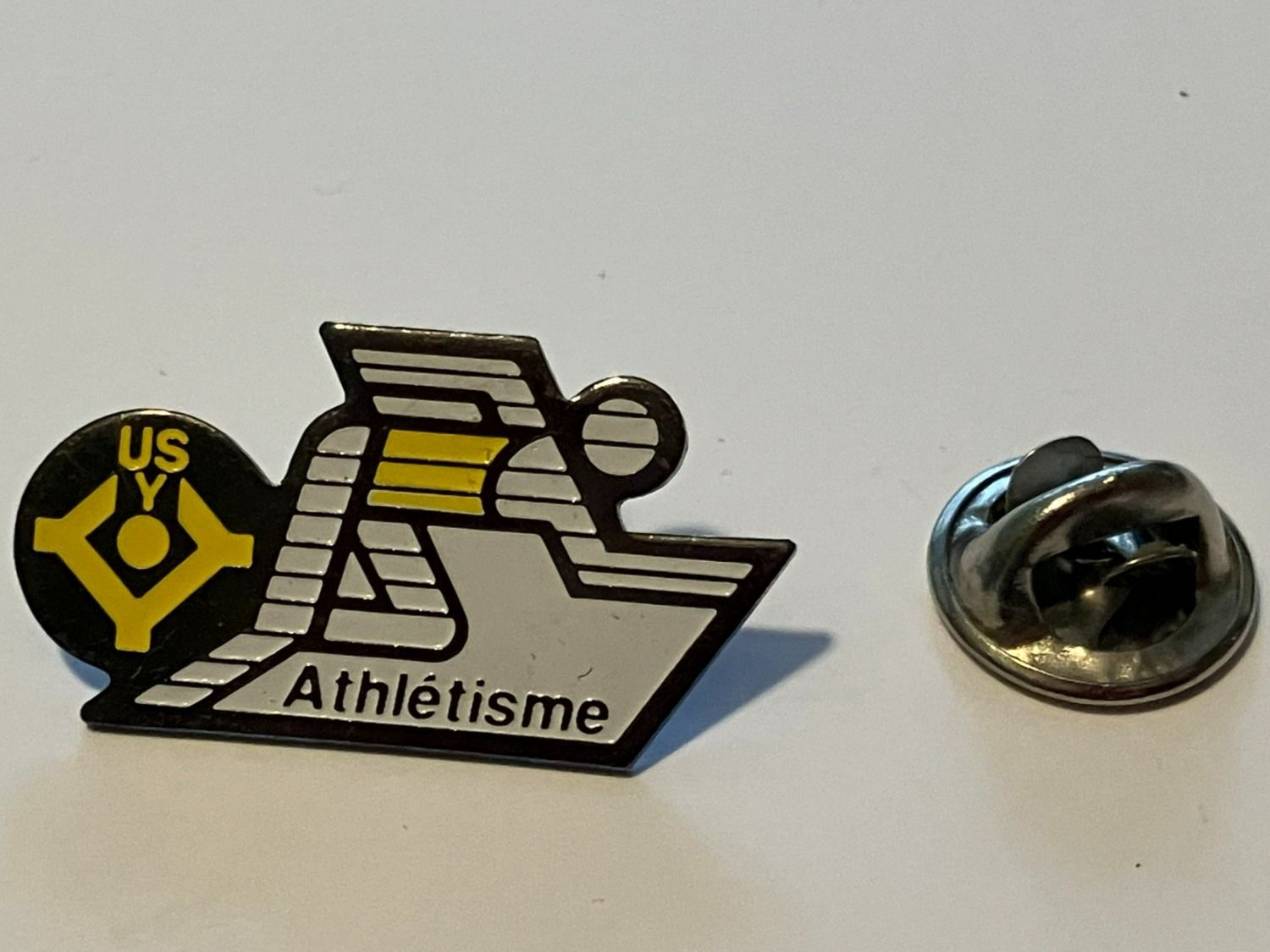 Placchette & Badge: 1 Pin USY Athletismus USY – Usato da Basel venduto da djwwpp