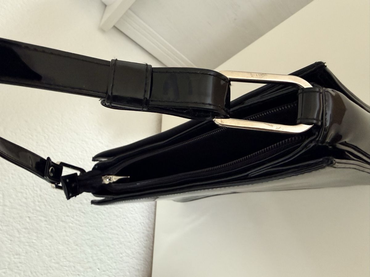 Sacs femmes: Schultertasche schwarz   – D'occasion à Rorschacherberg par pol_2pw7 1