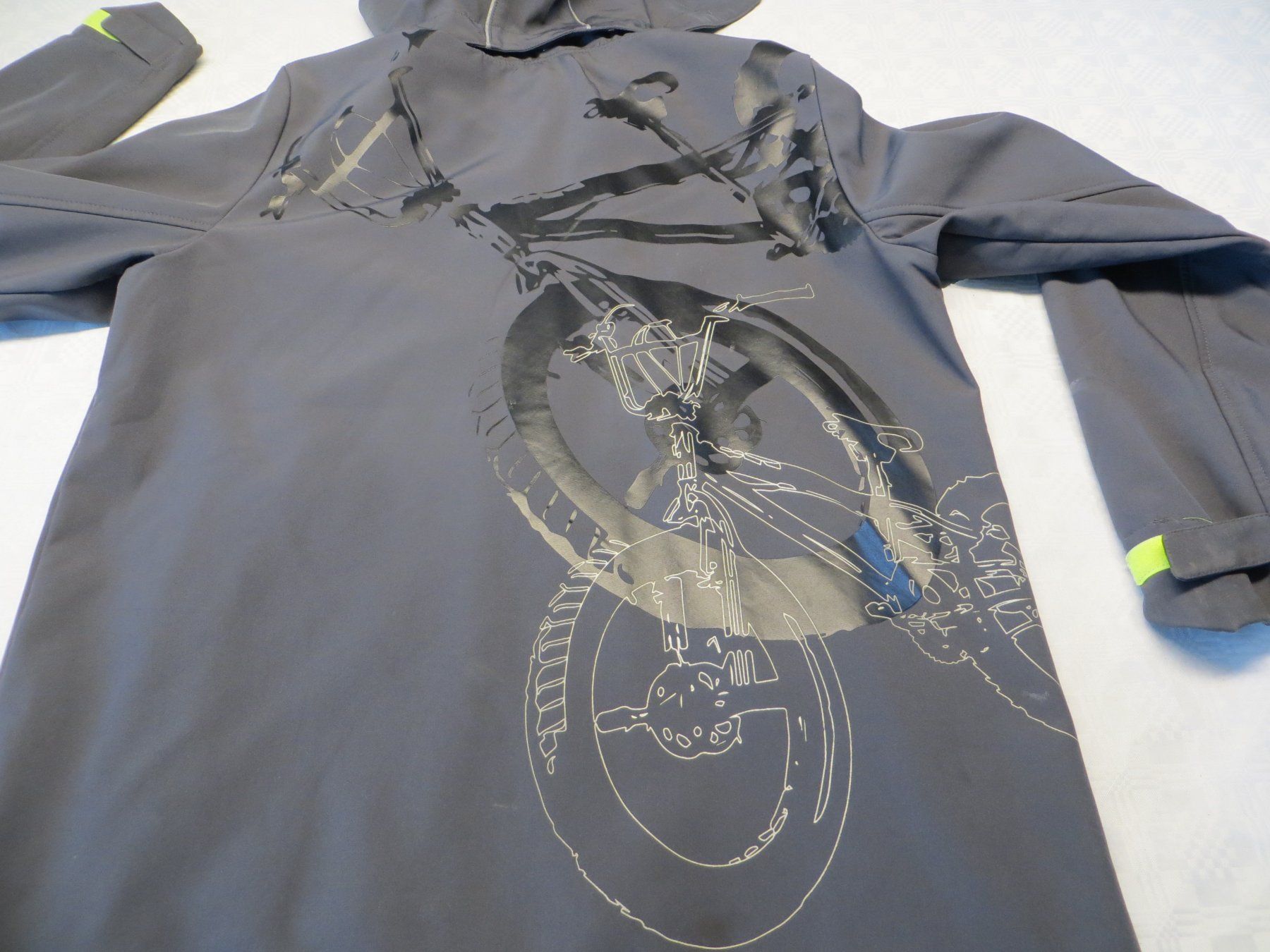 Jako-O Giacche & Cappotti: Fitz/Jako-o Softshelljacke MTB Bikermotiv Gr.176/182 Jungs – Usato da Hunzenschwil venduto da rvkkazch