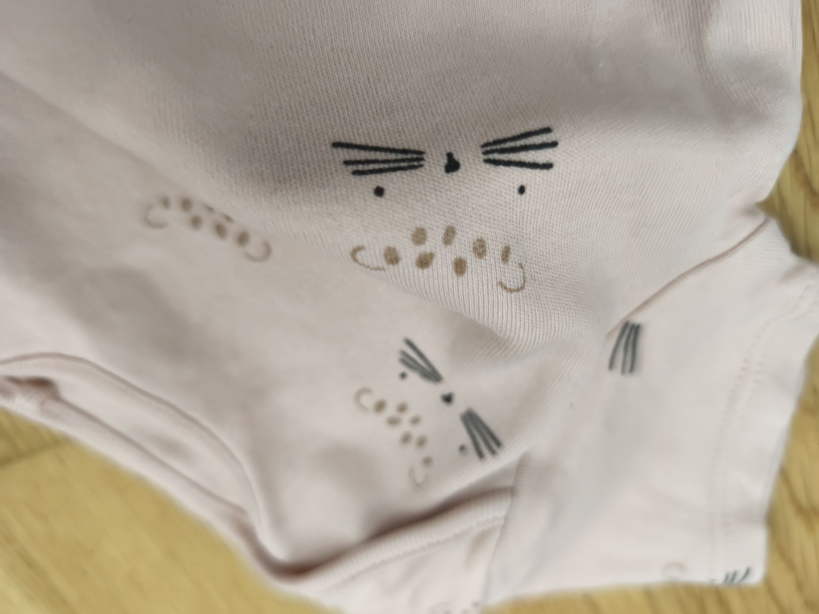 Sous-vêtements: 2 herzige Kurzarm Bodys Gr. 62 – D'occasion à Näfels par ChocolateMuffin 3