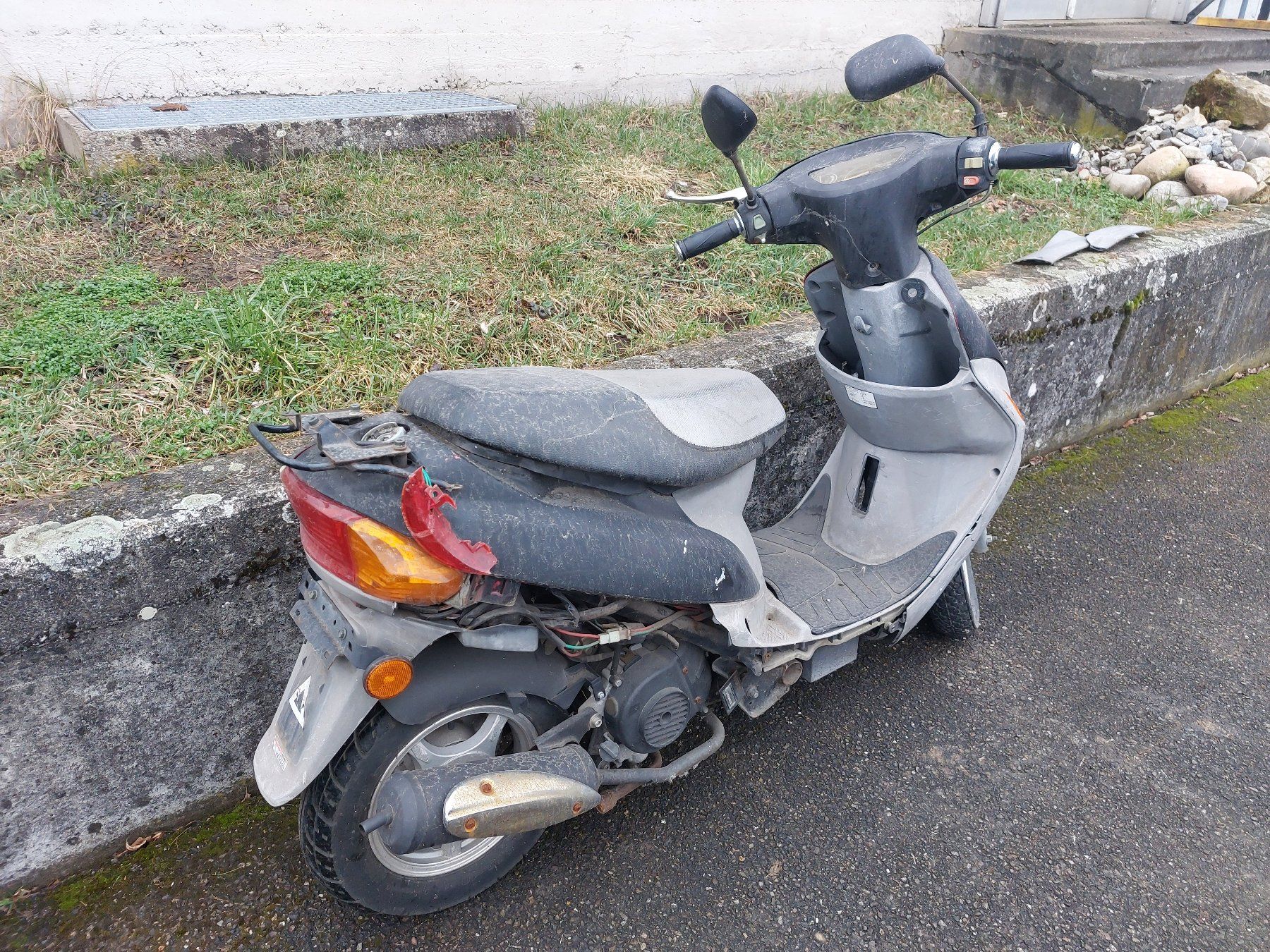 Generic / Ksr Moto Scooter: Baotian RC BT49QT-9D Roller Scooter ab 1 Fr.- – Difettoso da Schleitheim venduto da ZieglerMotoRecycling 6