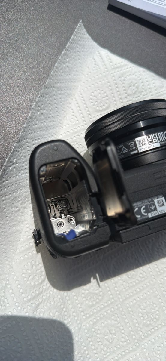 Sony Kamera: Sony a6700 / Sony 16-50 3.5-5.6 OSS – Neu (gemäss Beschreibung) aus Val-d'Illiez von ann_d9bk 1