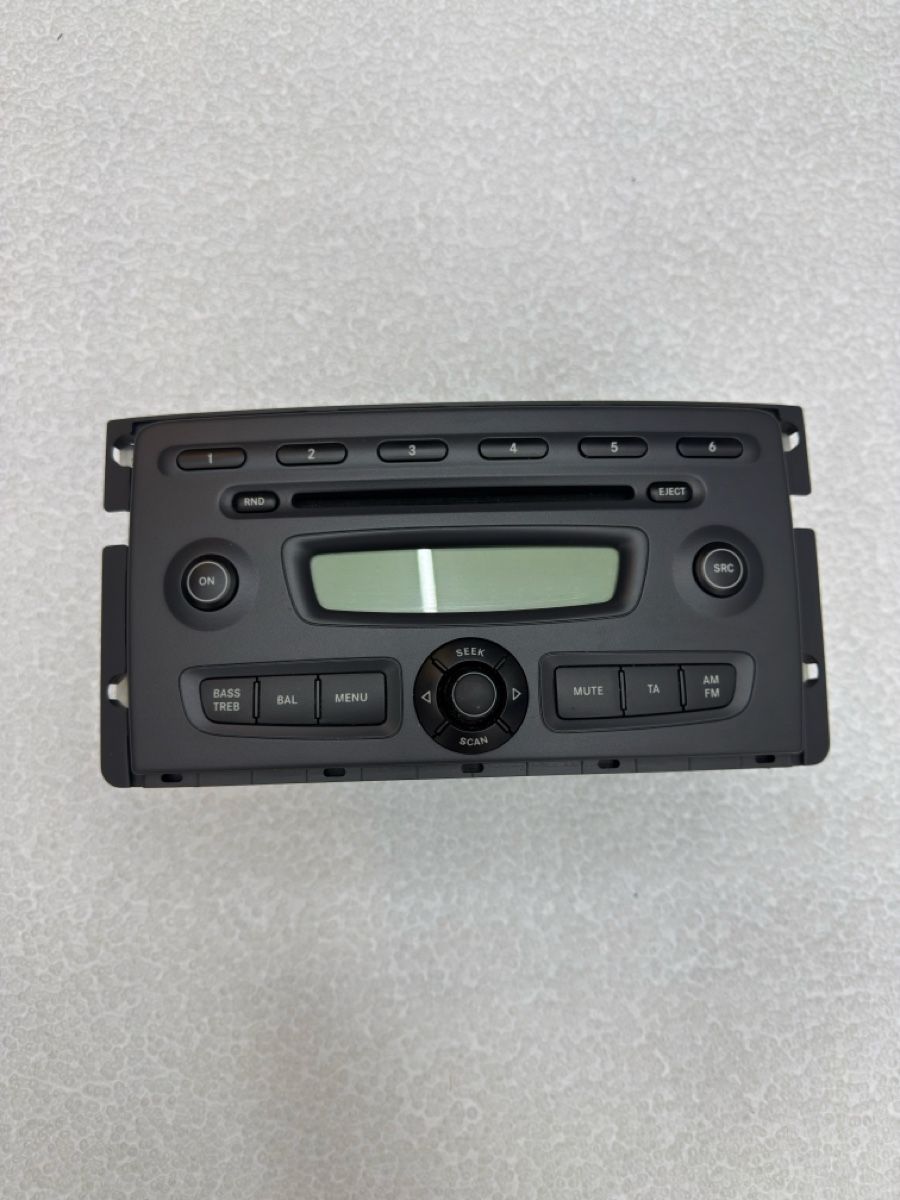 Smart Tutti pezzi di ricambio auto: Smart 451 Original Radio  – Usato da Scherz venduto da spike22.5