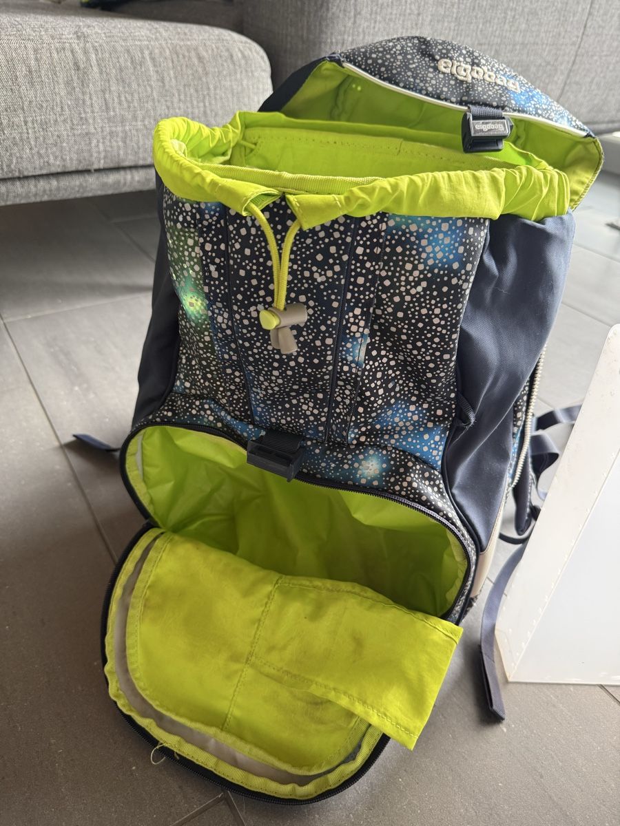 Ergobag Borse & Zaini: Ergobag Schulranzen Galaxie - Top Zustand! – Usato da Pieterlen venduto da Paddlae7 5