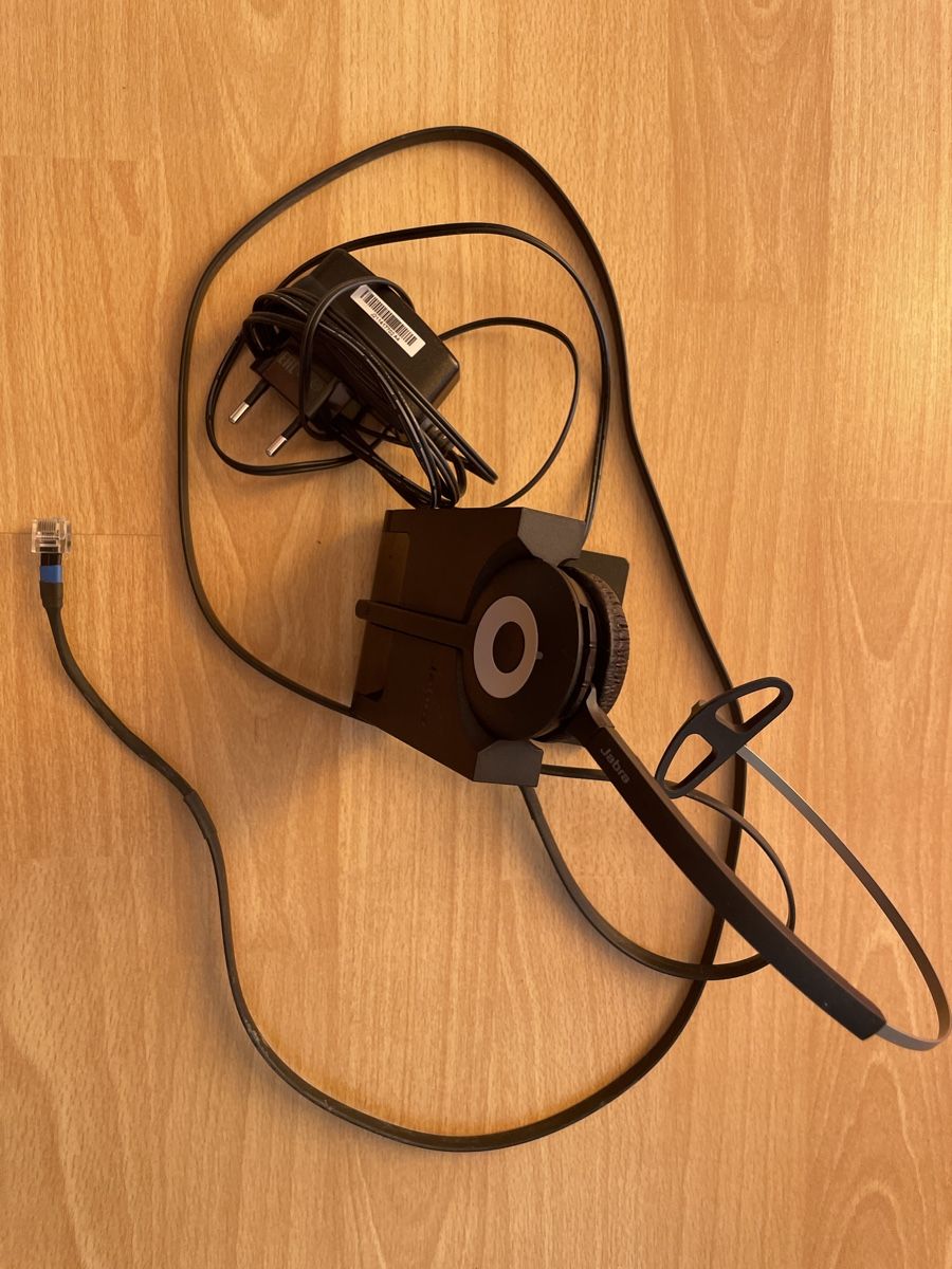 Téléphones: 2 kabellose On-Ear Mono Headset – D'occasion à Köniz par kebu1508 3