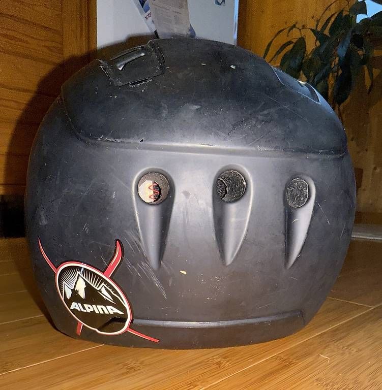 Caschi: Casque de ski Alpina pour jeune  – Usato da St-Cergue venduto da marcusfidibus 2