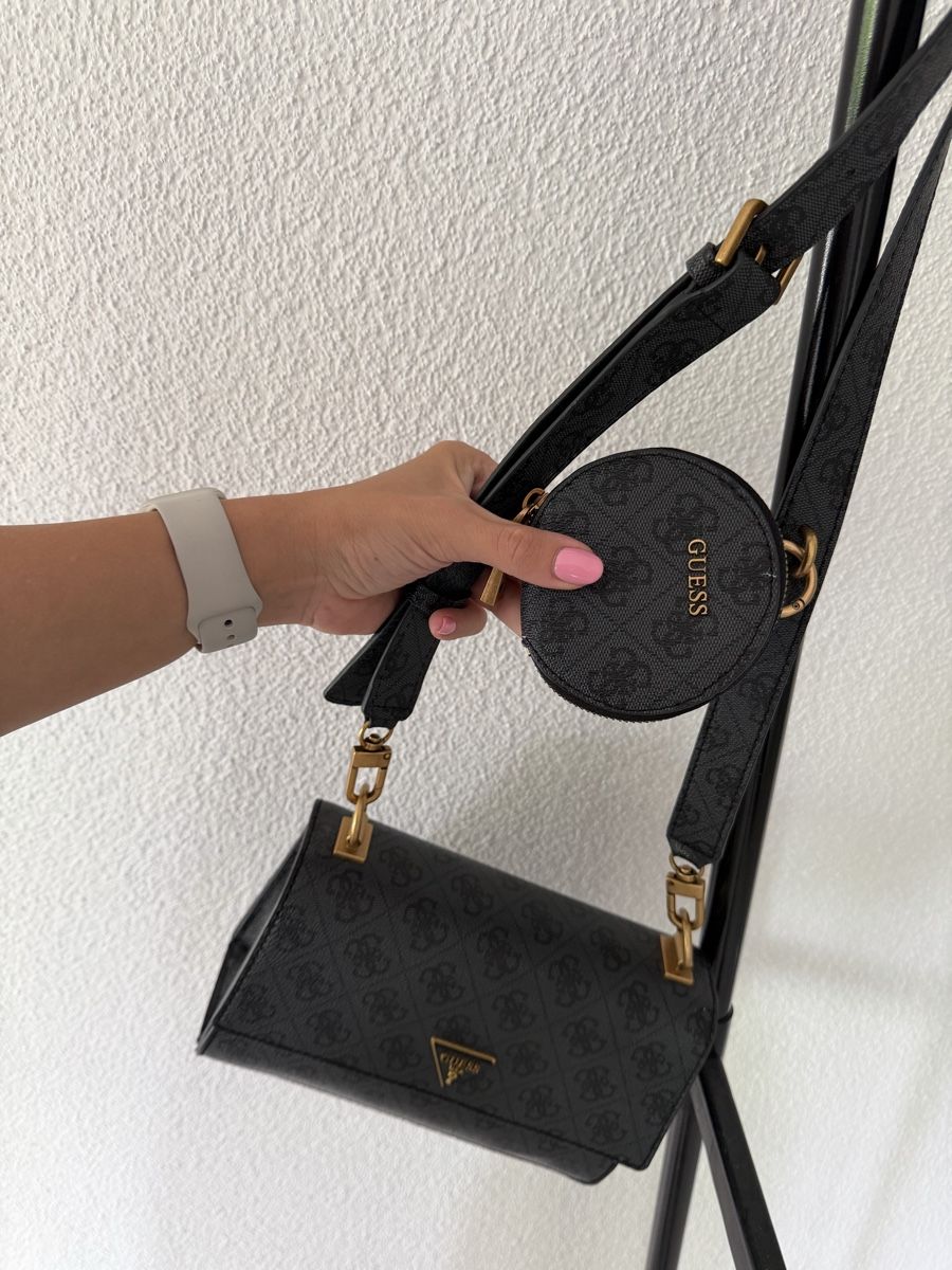 Guess Borse da donna: Guess Shoulder Bag With Coin Purse  – Usato da Gränichen venduto da Domsiiiii 2
