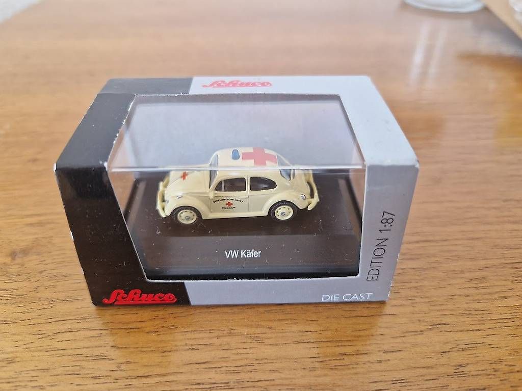 Modellini d'auto: Schuco VW Käfer Ambulanz 1:87 – Usato da Zürich venduto da David_8004 1