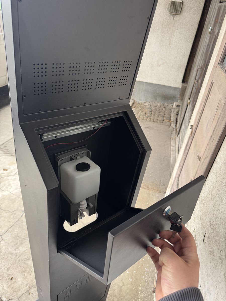 Veicoli elettrici: Digitale Kundenstopper Neu 4 Stk – Nuovo e nell'imballaggio originale da Härkingen venduto da 1S. 5
