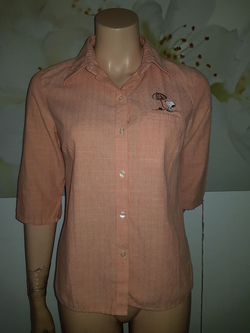 Chemisiers: STUDIO AVENTURES Blouse / Bluse SNOOPY taille / Grosse XS/S – D'occasion à Cossonay-ville par Super-Price-Quality