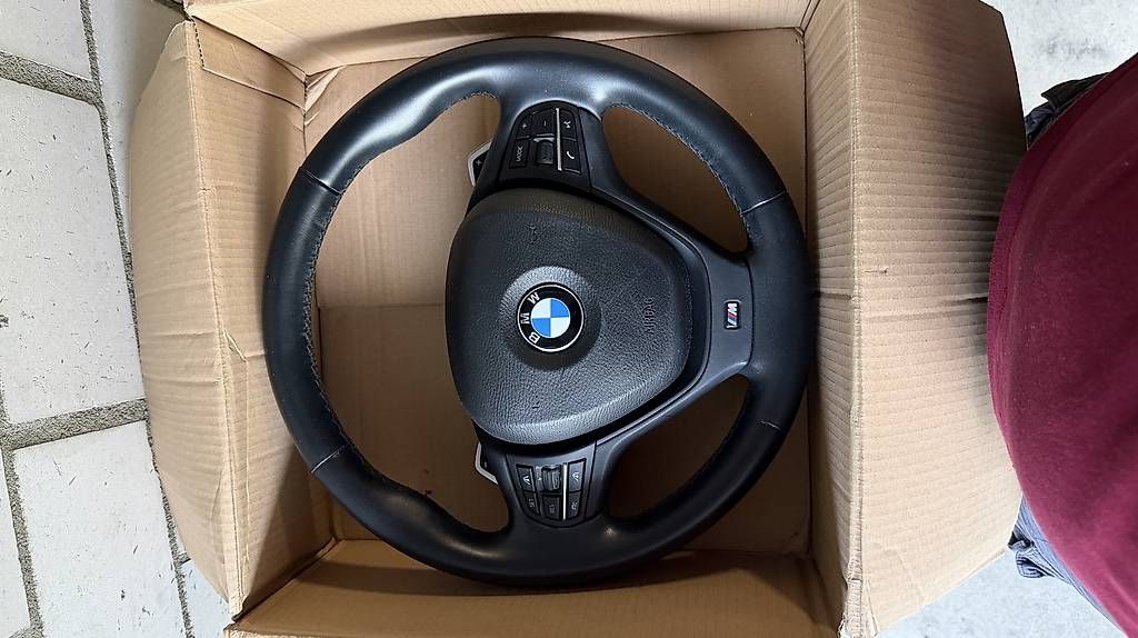 Tutti pezzi di ricambio auto: Bmw Lenkrad  – Usato da Oberurnen venduto da glarner_bmw 1