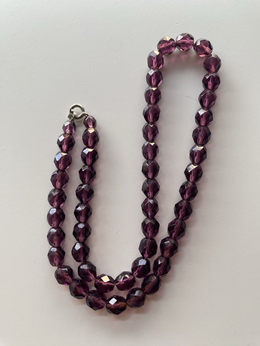 Catenine: Violet Glass Pearls Necklace – Usato da Givisiez venduto da dor_xb9k