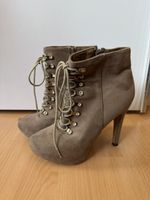 Stiefeletten mit Absatz, Schnürung & Strass