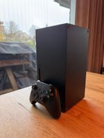 Xbox Series X mit Controller & Originalzubehör – Top Zustand