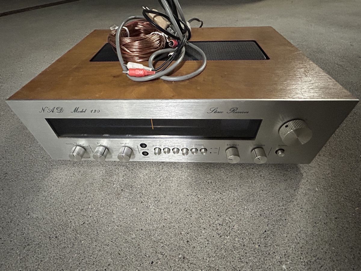 Nad Amplificatori: Stereo Receiver NAD Model 120 silber – Usato da Gais venduto da Taro27 1