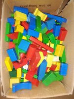 viele Holzklötze versch. Formen/Figuren