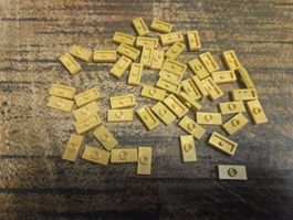 lego 3794 lot de 50 pièces Pearl Gold Plate, Modified 1 x 2