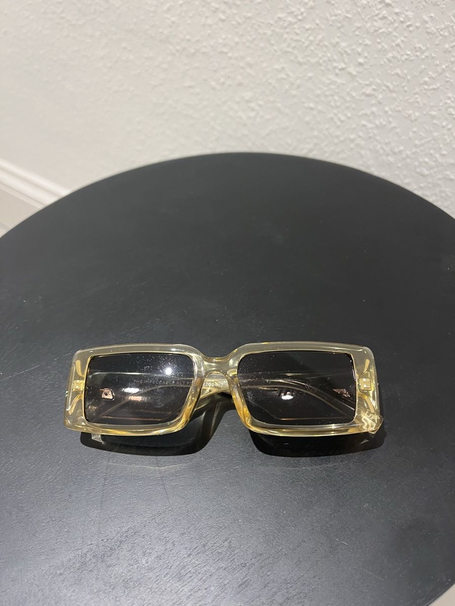 Occhiali & Lenti: Yellow Le Specs sunglasses – Nuovo (secondo la descrizione) da Pully venduto da ari_78pk 1