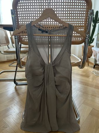 Patrizia Pepe Top grau gerafft Grösse 42 guter Zustand