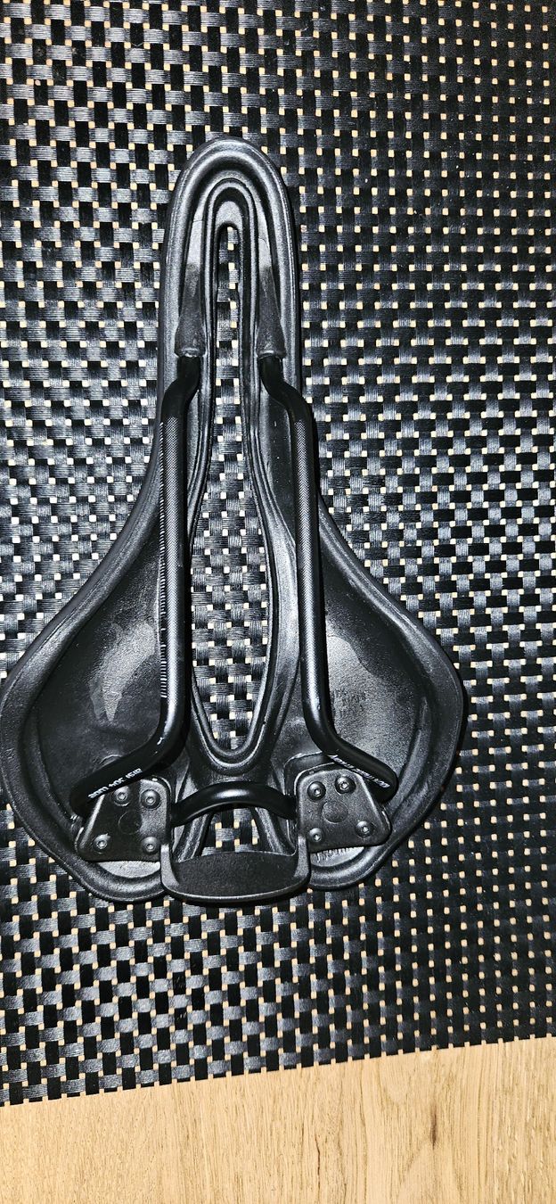 Pièces détachées: Selle SMP VT30C 155mm – D'occasion à Geneve par gezcx 1