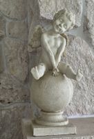 Putte-Figur auf Kugel, Deko ,Top Zustand 