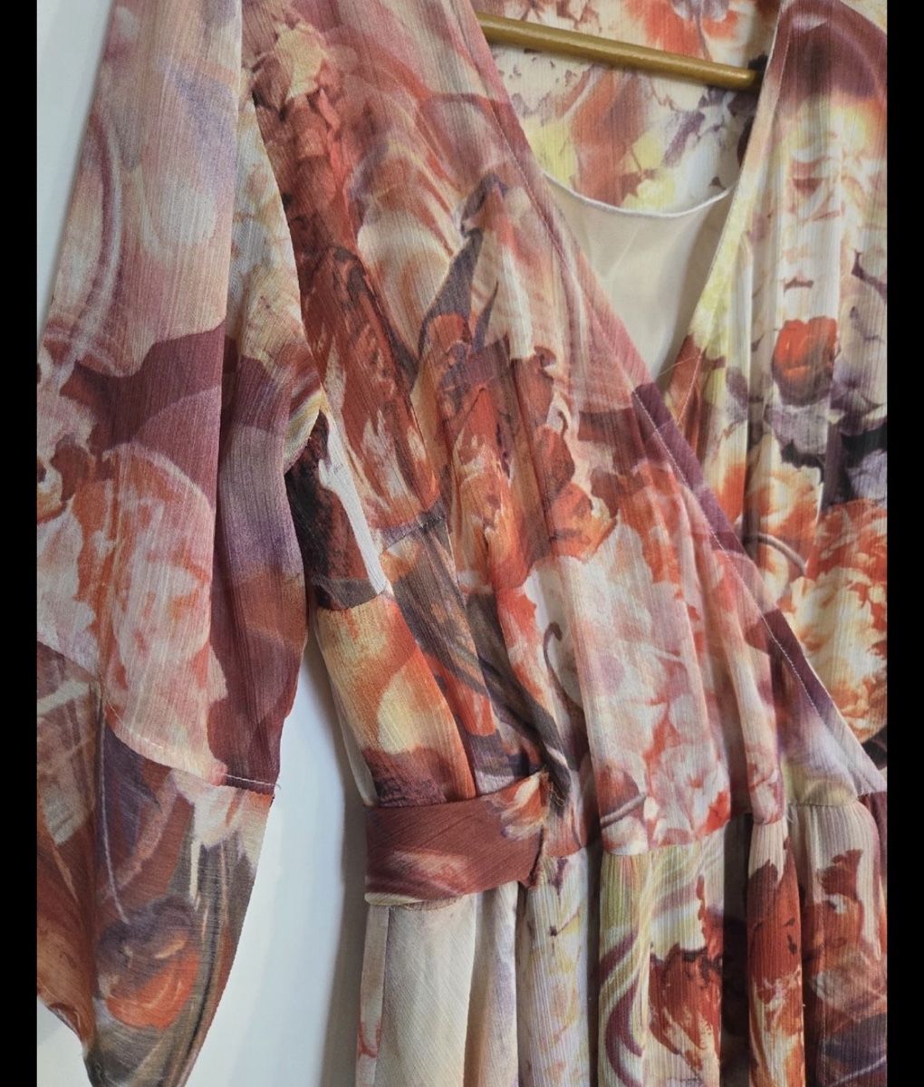 Vestiti: Kleid mit Blumenmuster Grösse 42 neuwertig – Nuovo (secondo la descrizione) da Au ZH venduto da FMRF 2