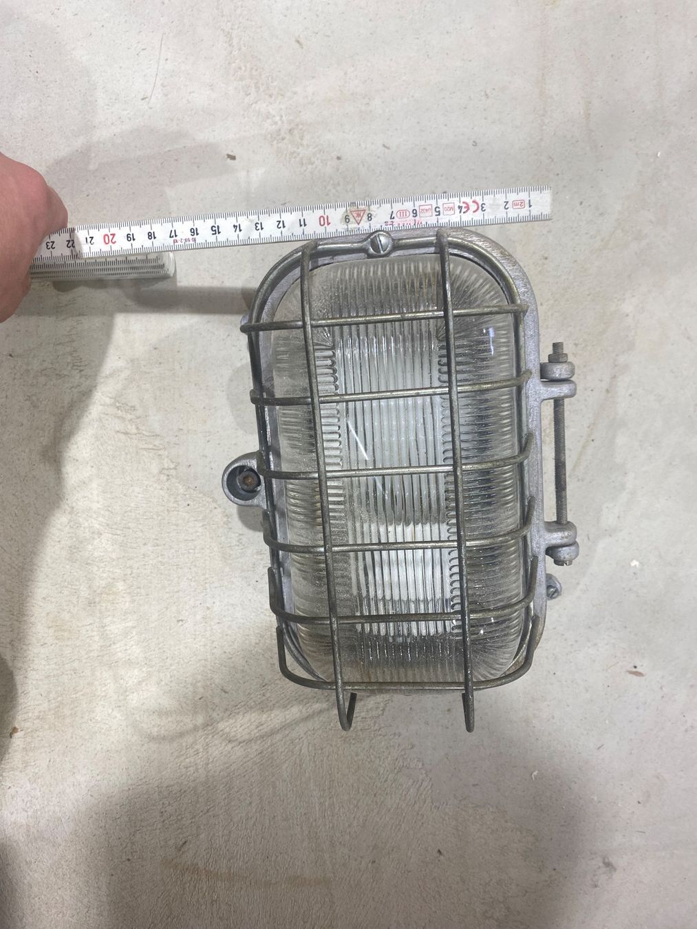 Lampade: Industrielampe Schutzkorb Metall – Difettoso da Dozwil venduto da Bach_4