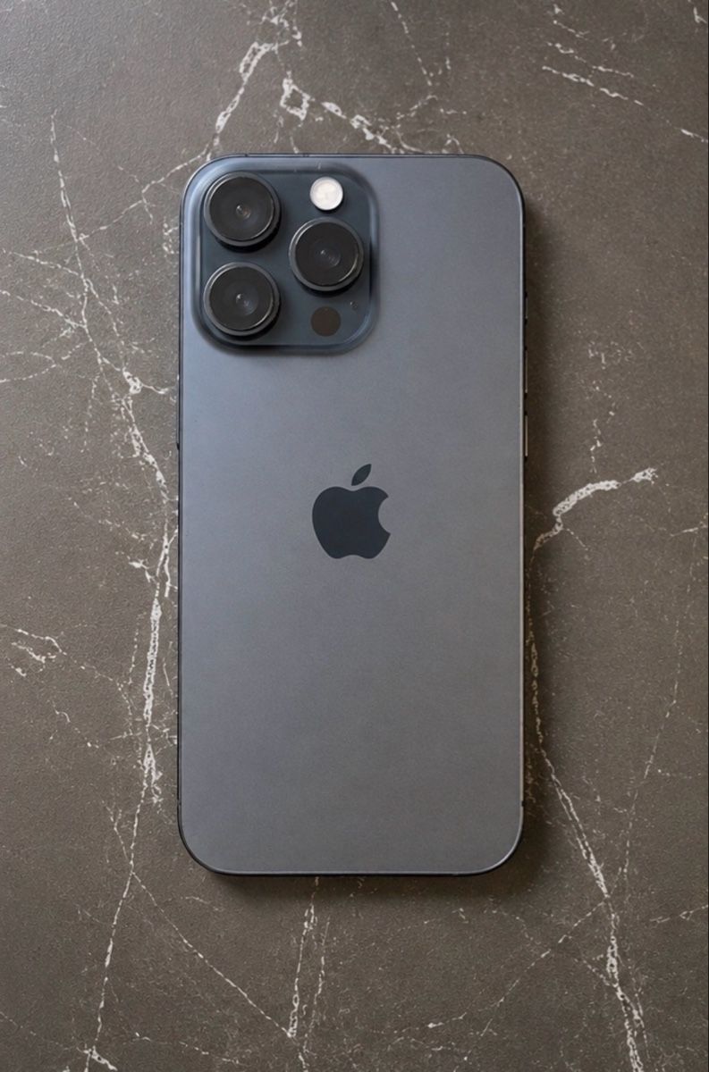 Apple Telefoni cellulari / Smartphones: iPhone 16 Pro Max 256GB – Usato da Bülach venduto da ale_2zhc 2