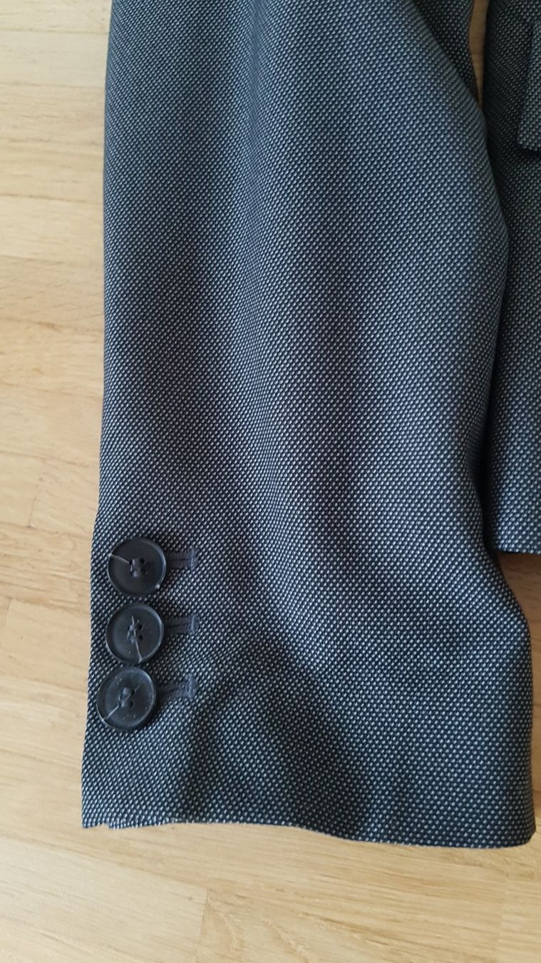 Giacche: Elégant blazer ajusté – Nuovo (secondo la descrizione) da Le Mont-sur-Lausanne venduto da olatiu 1