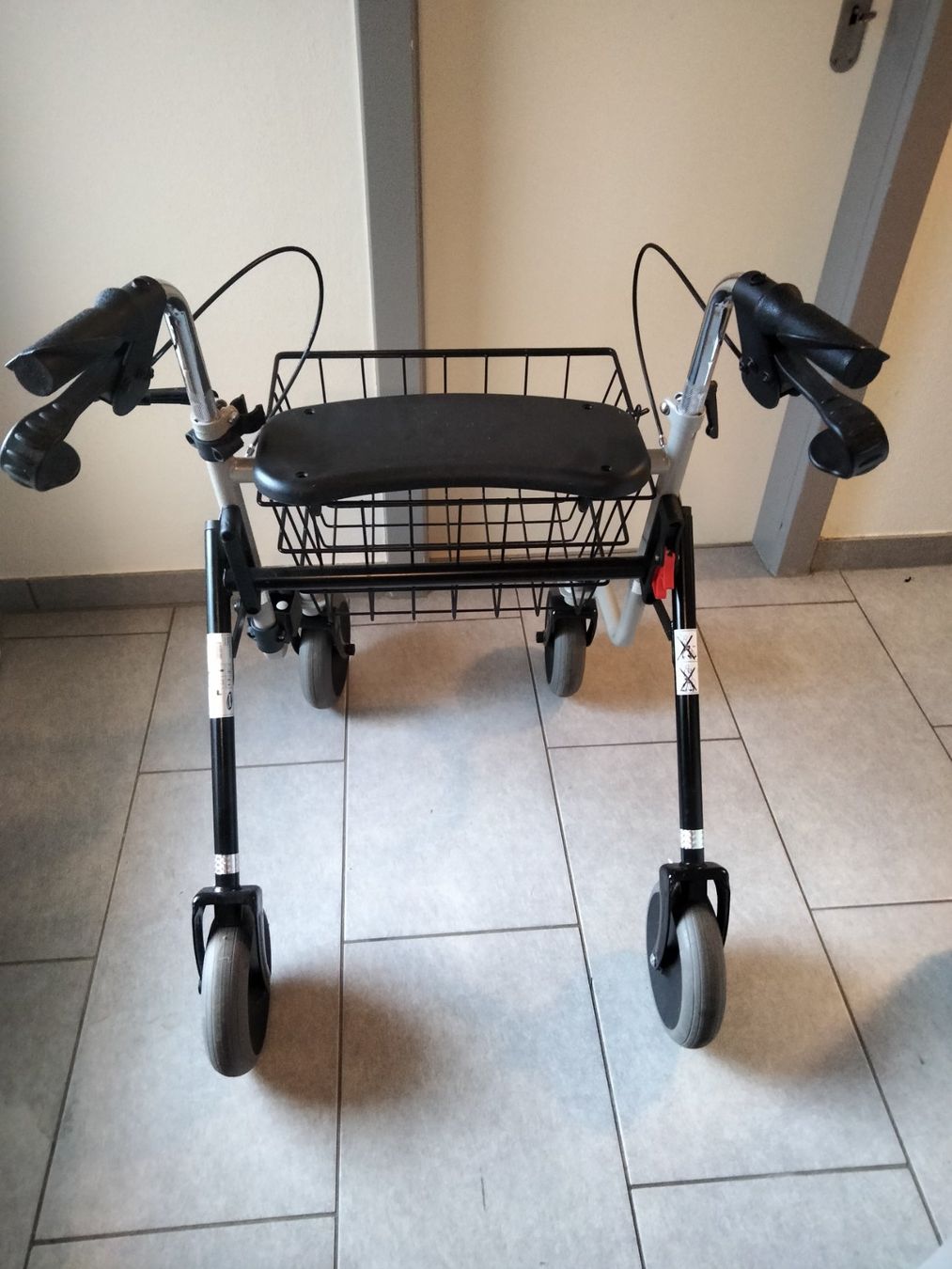 Aides à la marche: ROLLATOR – Neuf (Voir description) à Bützberg par Chisco 2