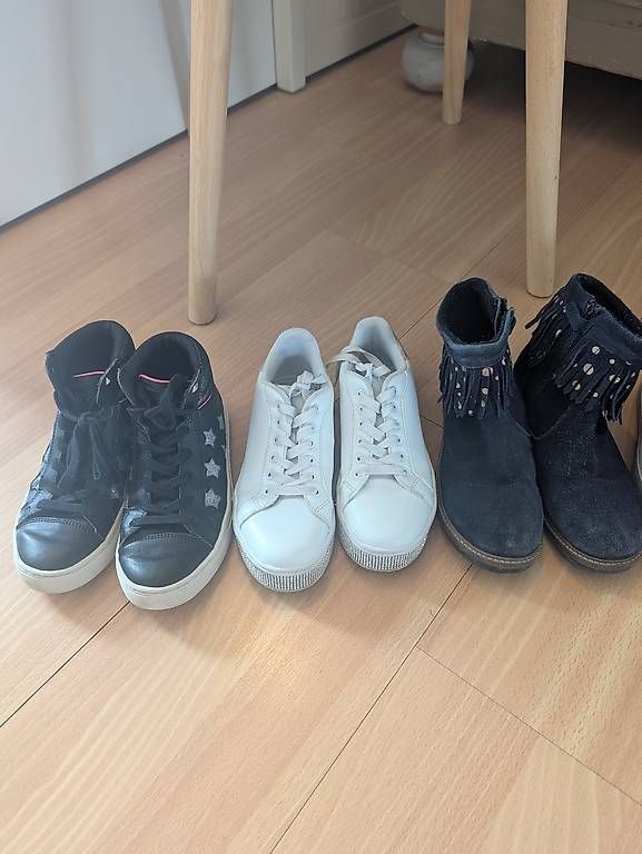 Scarpe per ragazzi: Schuhe Grösse 34 – Usato da Effretikon venduto da sar_x7yl