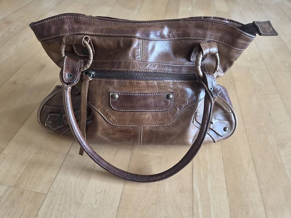 Borse da donna: Vintage Leder Tasche – Usato da Russikon venduto da i_laura