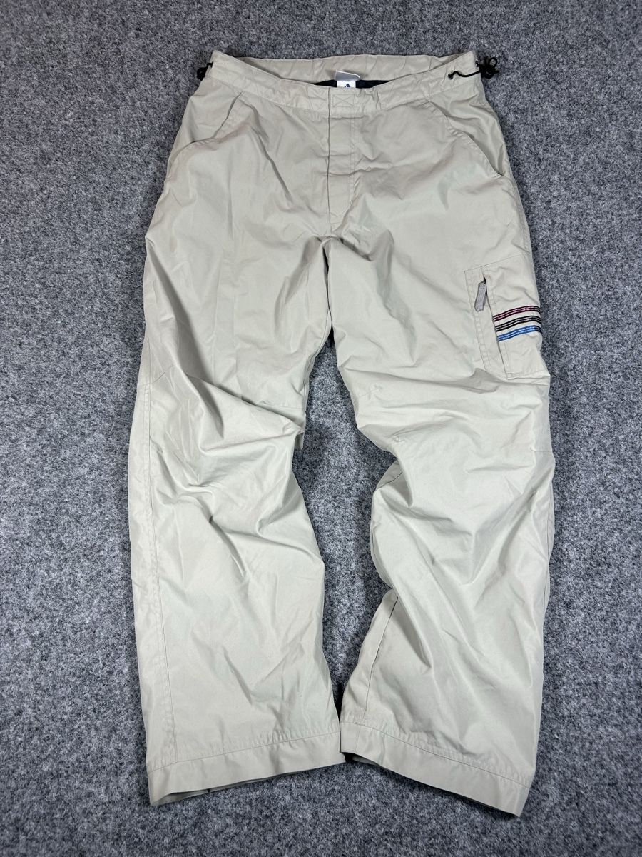 Adidas Hosen: 2000s Adidas Size Large men  – Gebraucht aus La Sagne NE von Matlasape