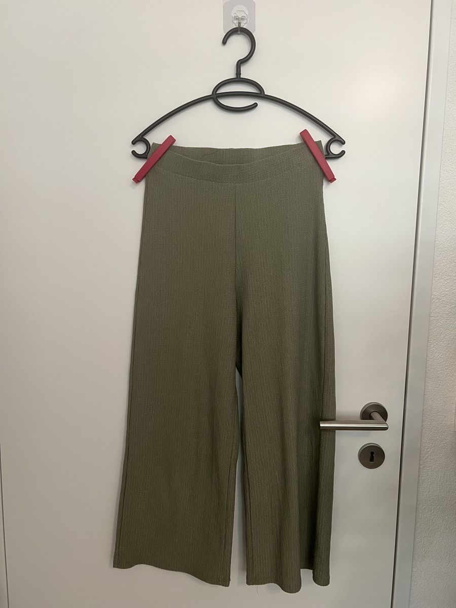 Pull&Bear Hosen: Damenhose Khaki  – Gebraucht aus Dietikon von Mischi2167