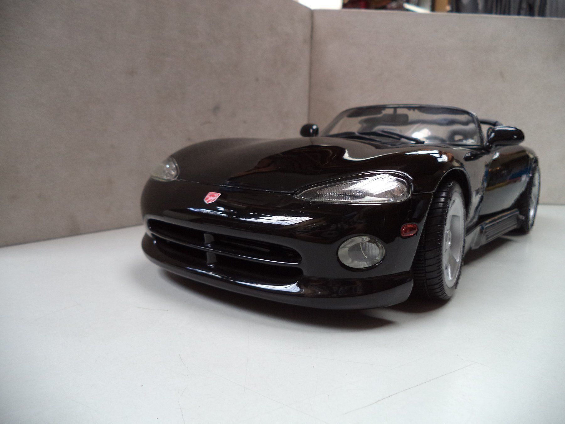 Modellini d'auto: Anson Chrysler VIPER 1:12 sehr rar – Nuovo (secondo la descrizione) da Rieden AG venduto da Wirth03