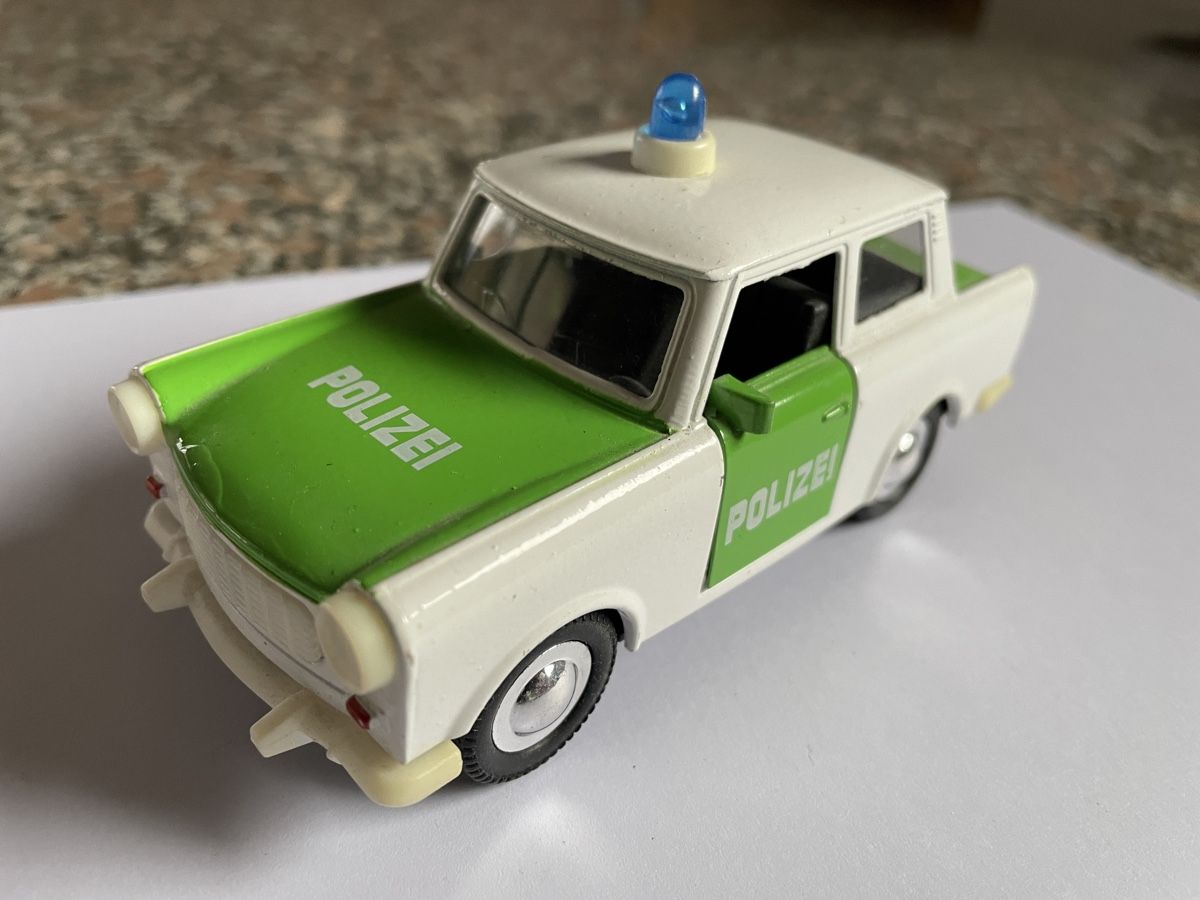 Modellini d'auto: Trabant Modellauto Polizei – Nuovo (secondo la descrizione) da Zunzgen venduto da Blueberry87