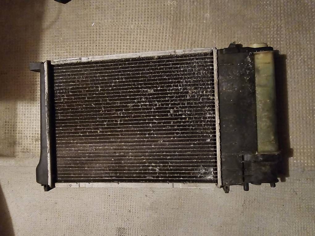 Tutti pezzi di ricambio auto: E36 Kühler – Usato da Meltingen venduto da mergimmorina