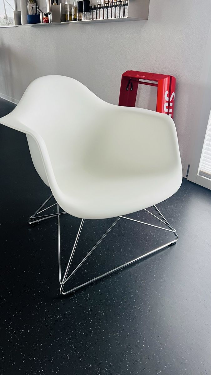Vitra Sessel: Vitra LAR weiss – Gebraucht aus Triengen von chouchou88 1