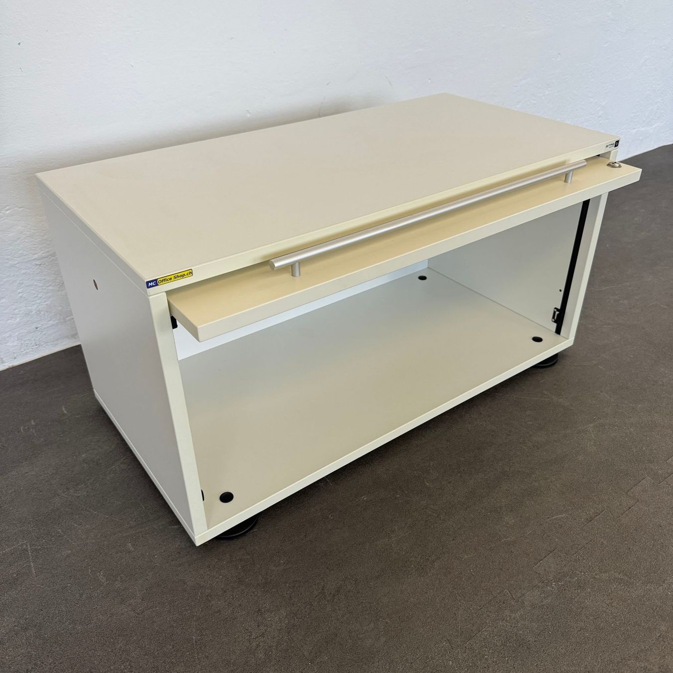 Armadi: Sitag MCS Sideboard Modul mit Klappe - ohne Schlüssel – Usato da Schönenwerd venduto da mcofficeshop 3