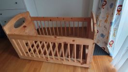 Babybett aus Arvenholz – Wiege & Kinderbett